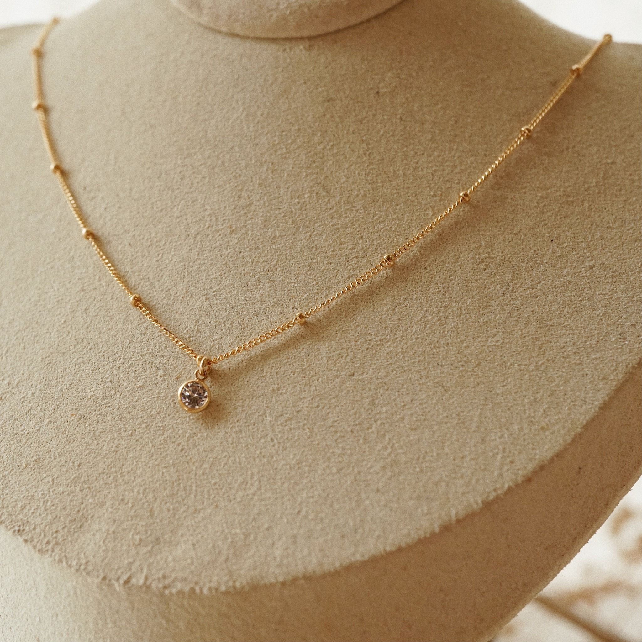  STONE SATELLITE NECKLACE 
