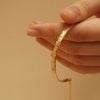  STONE - PATTERN BANGLE CURB CHAIN BRACELET 