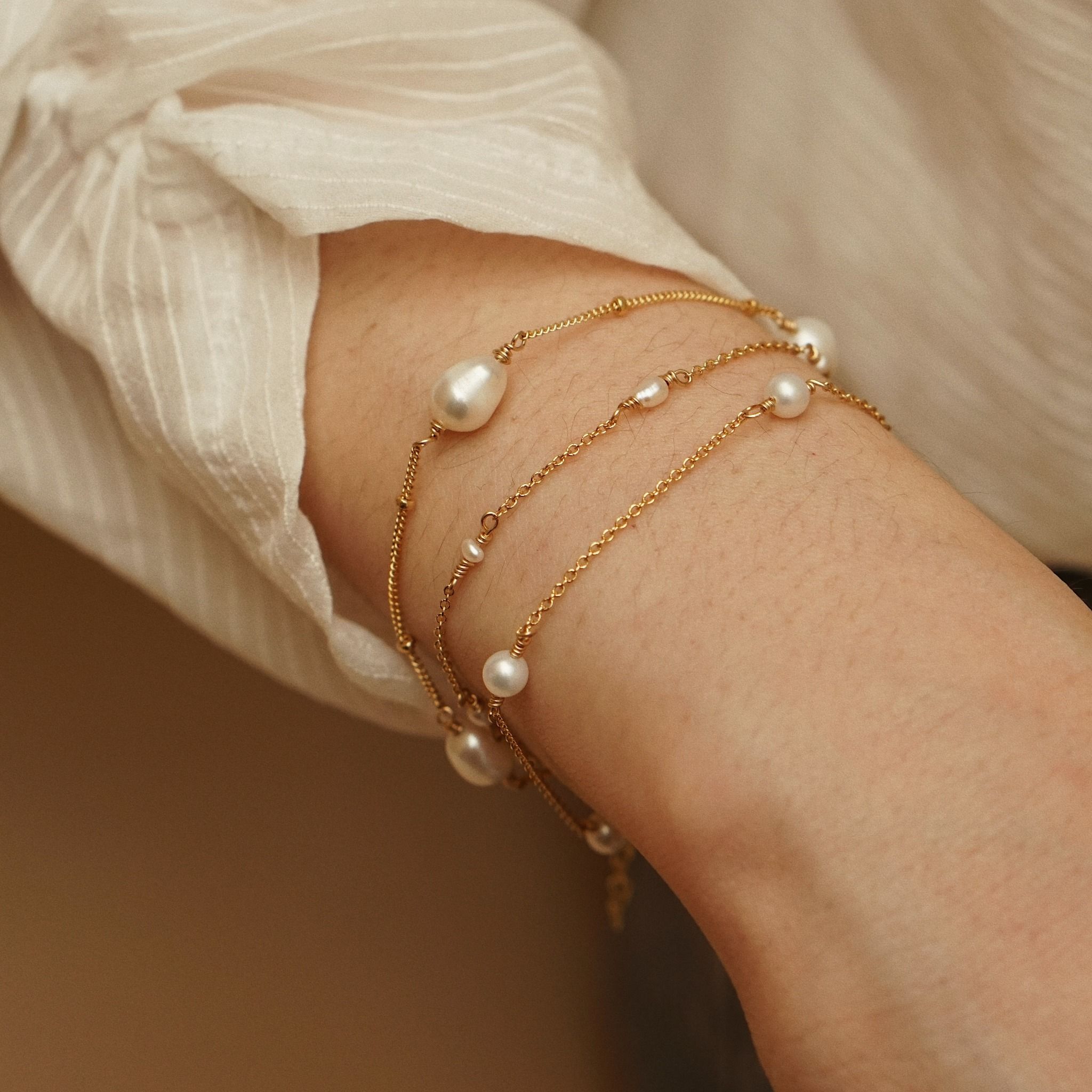  MIX PEARL STATION BRACELET 