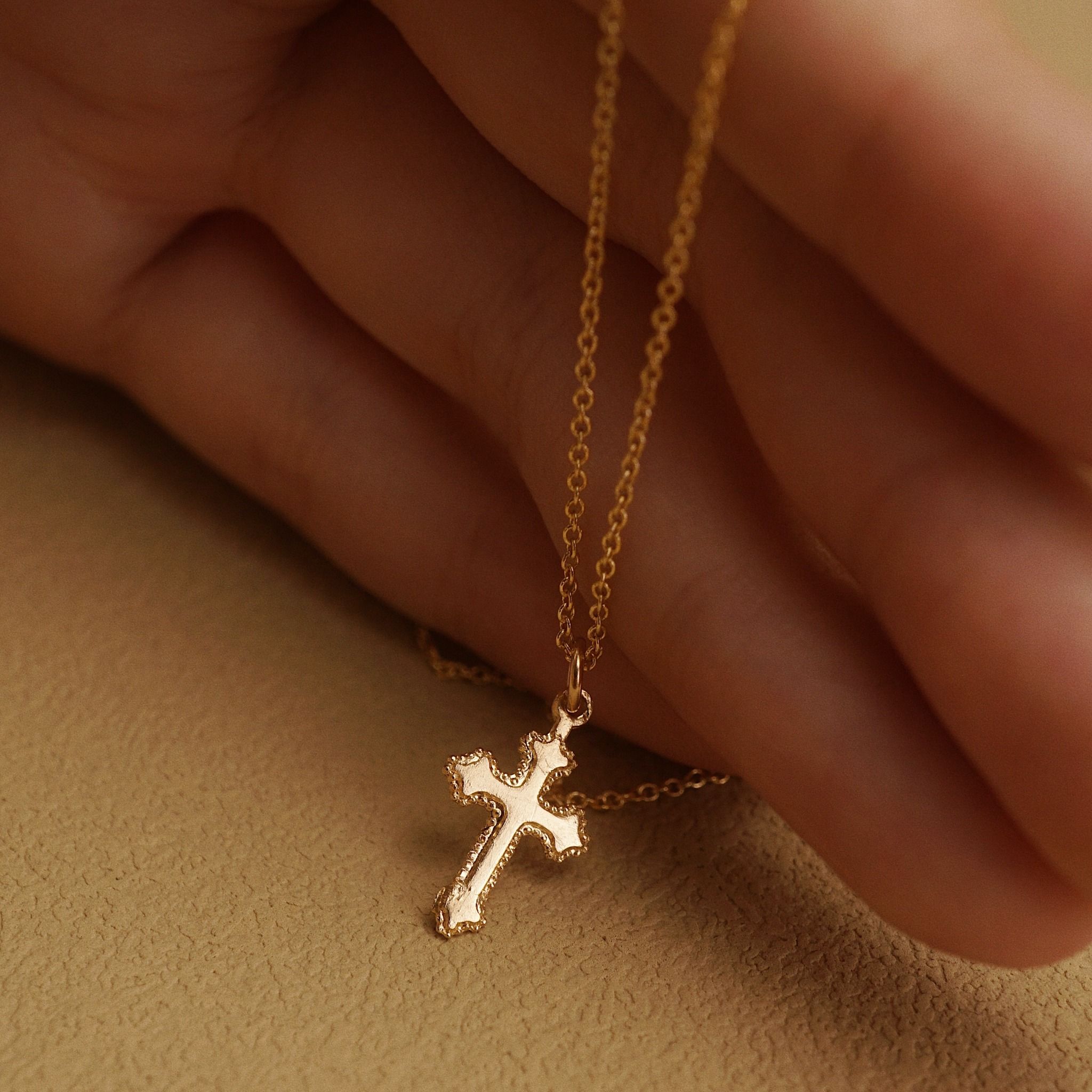  CROSS MILGRAIN NECKLACE 