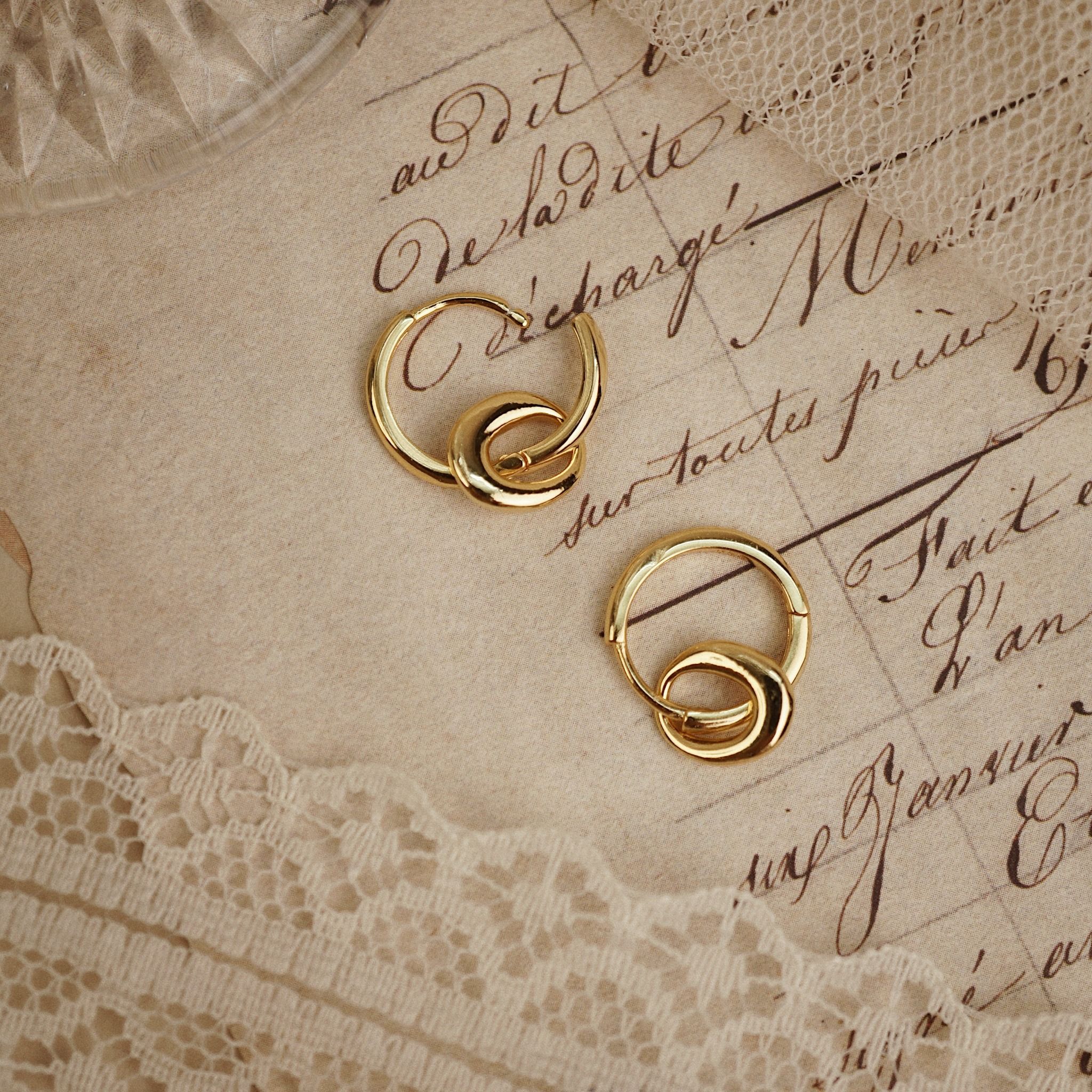  DOUBLE HOOP DROP EARRINGS 