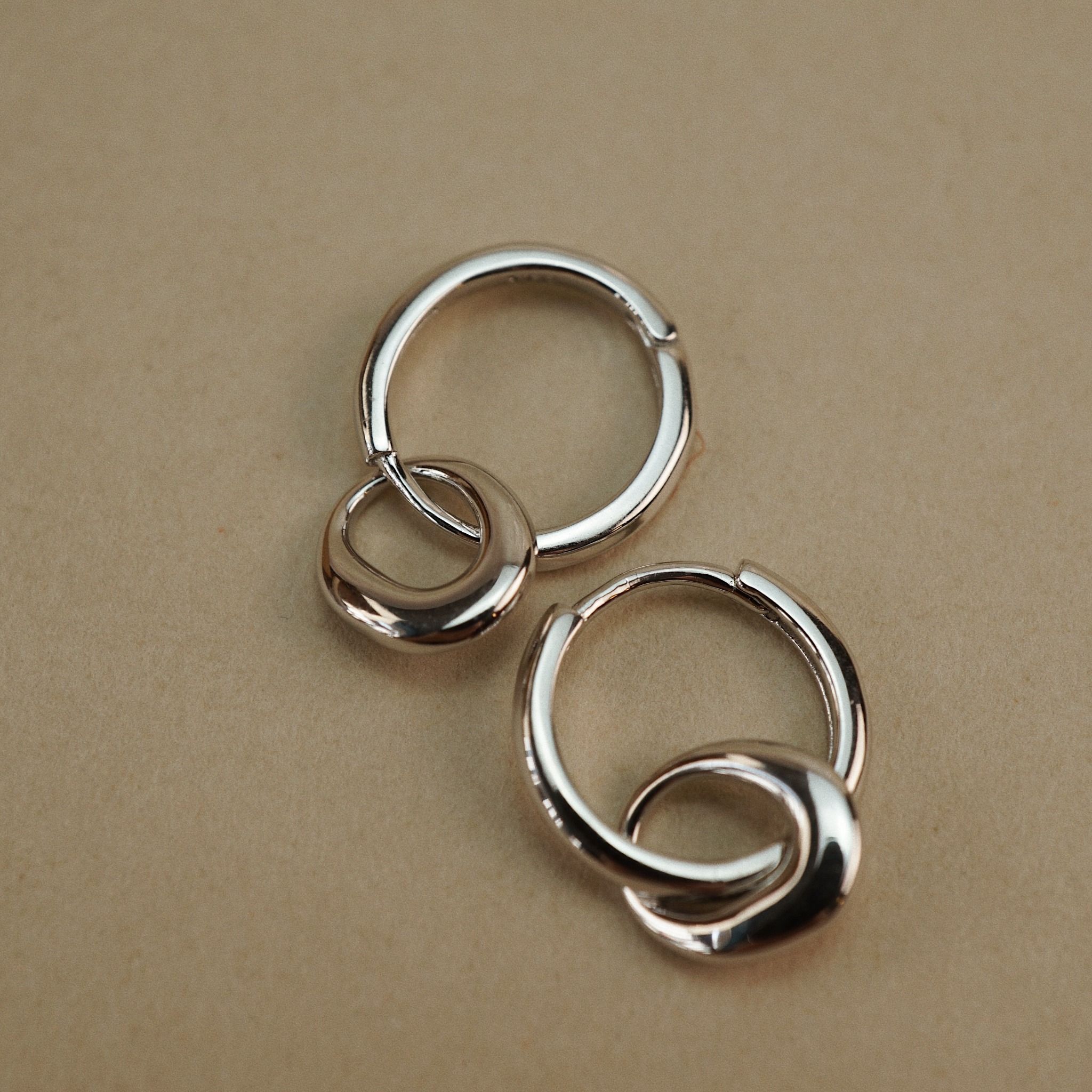  DOUBLE HOOP DROP EARRINGS 