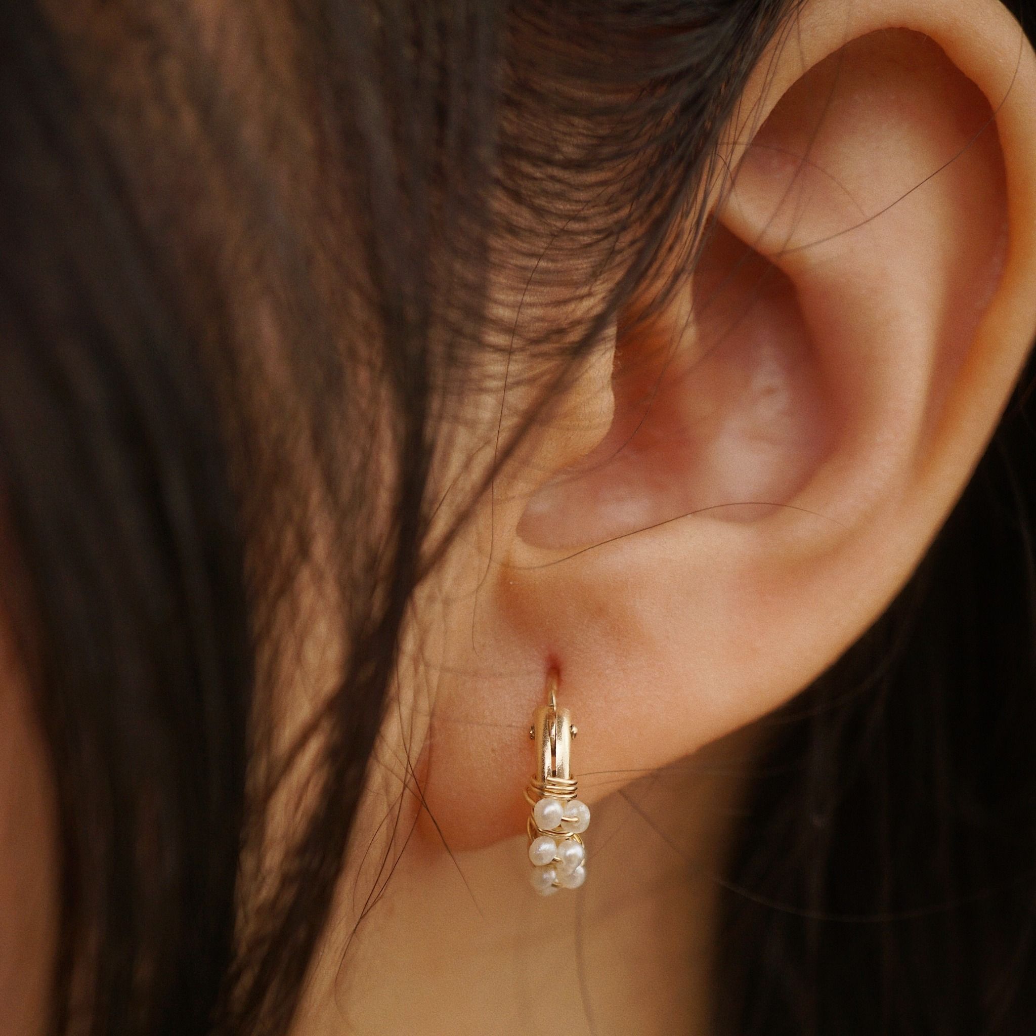  PEARL CLUSTER HOOP EARRINGS 