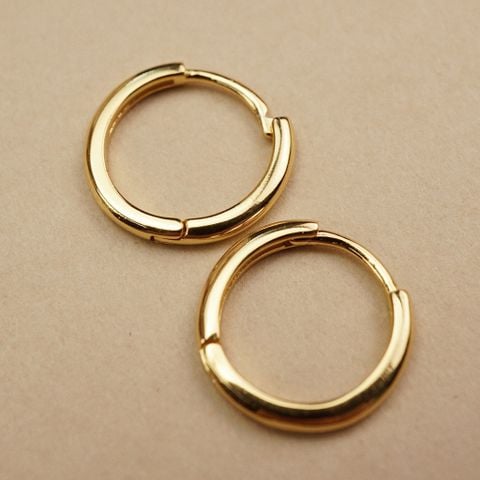 BASIC HOOP EARRINGS