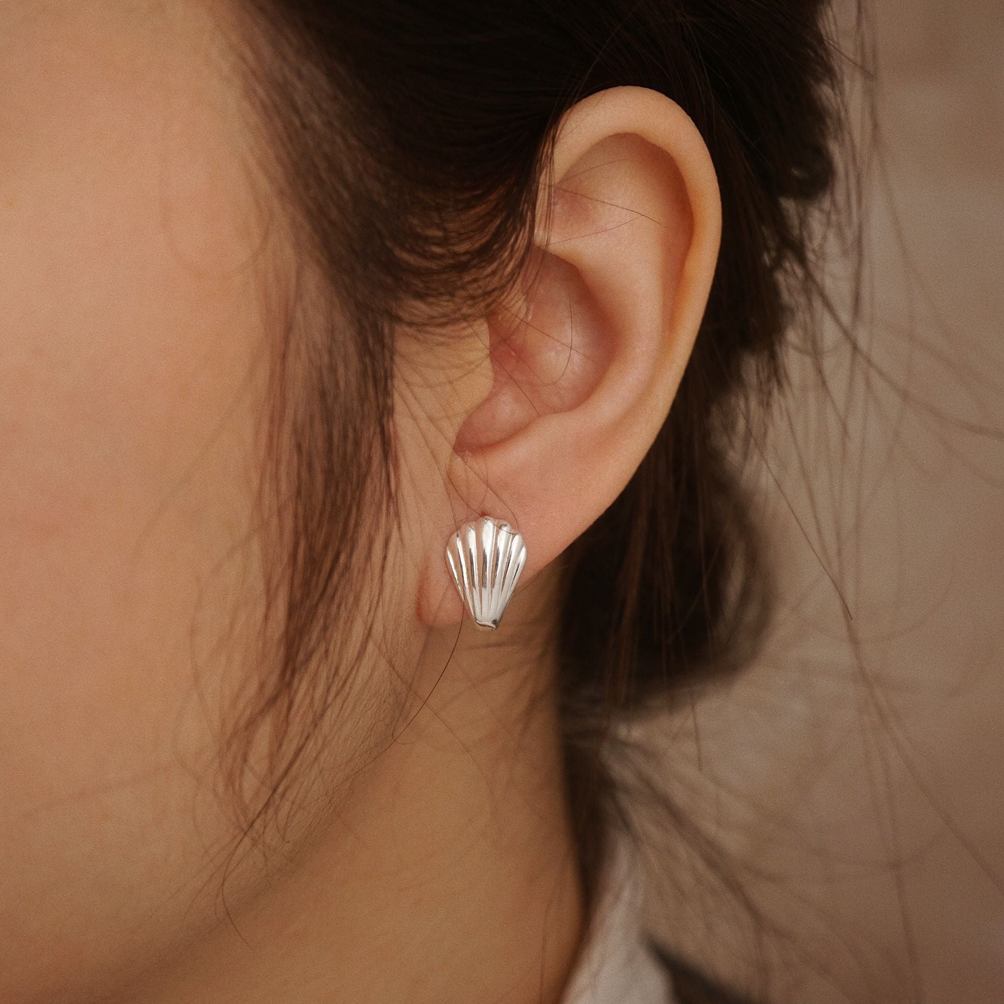 SHELL HOOP EARRINGS (S) 
