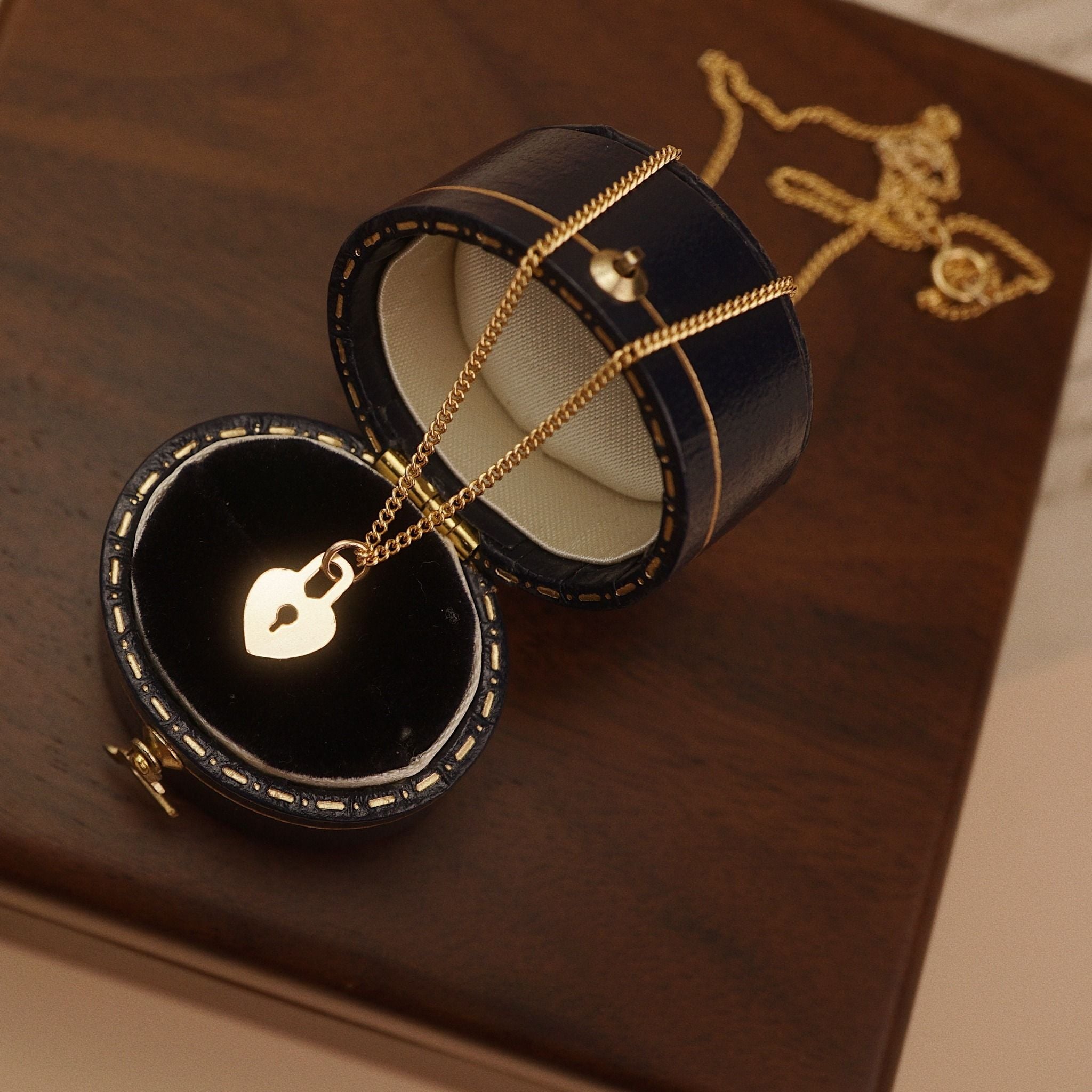  HEART LOCK SILKY NECKLACE 
