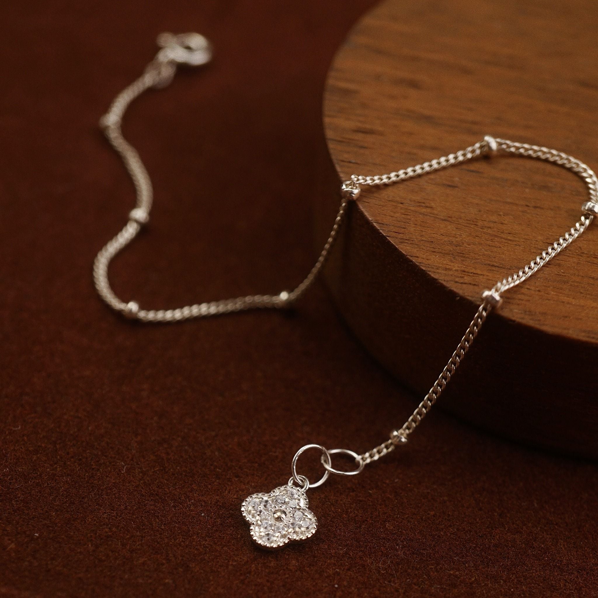  DAISY CLOVER LEAF SATELLITE BRACELET (S) 