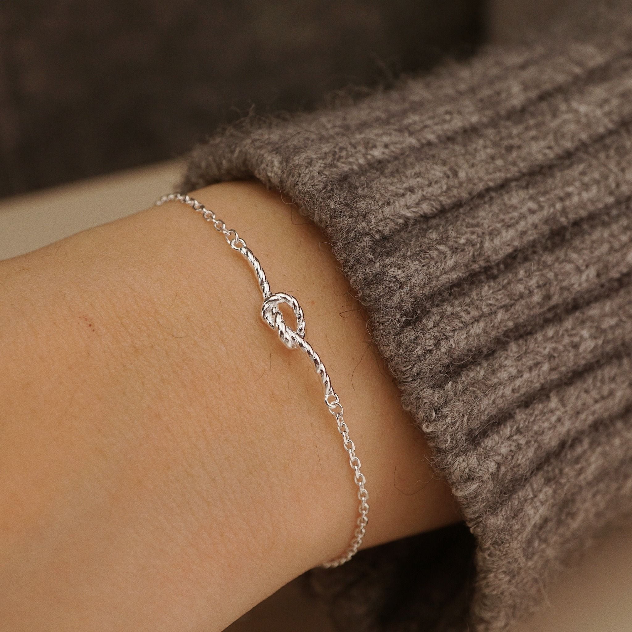  KNOT BAR BRACELET (S) 