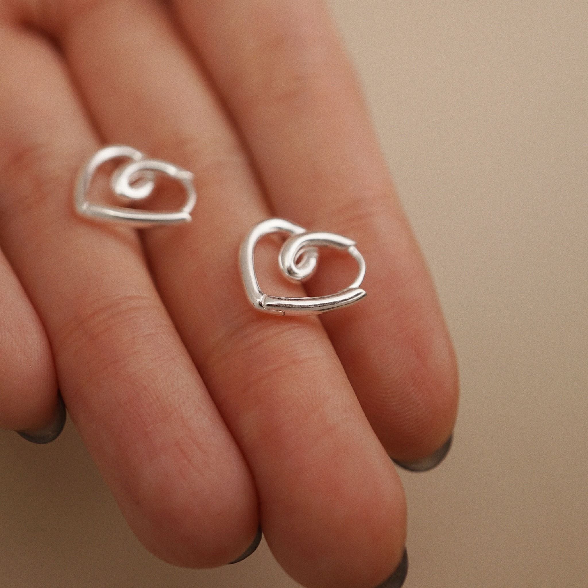  LOVE HOOP EARRINGS (S) 