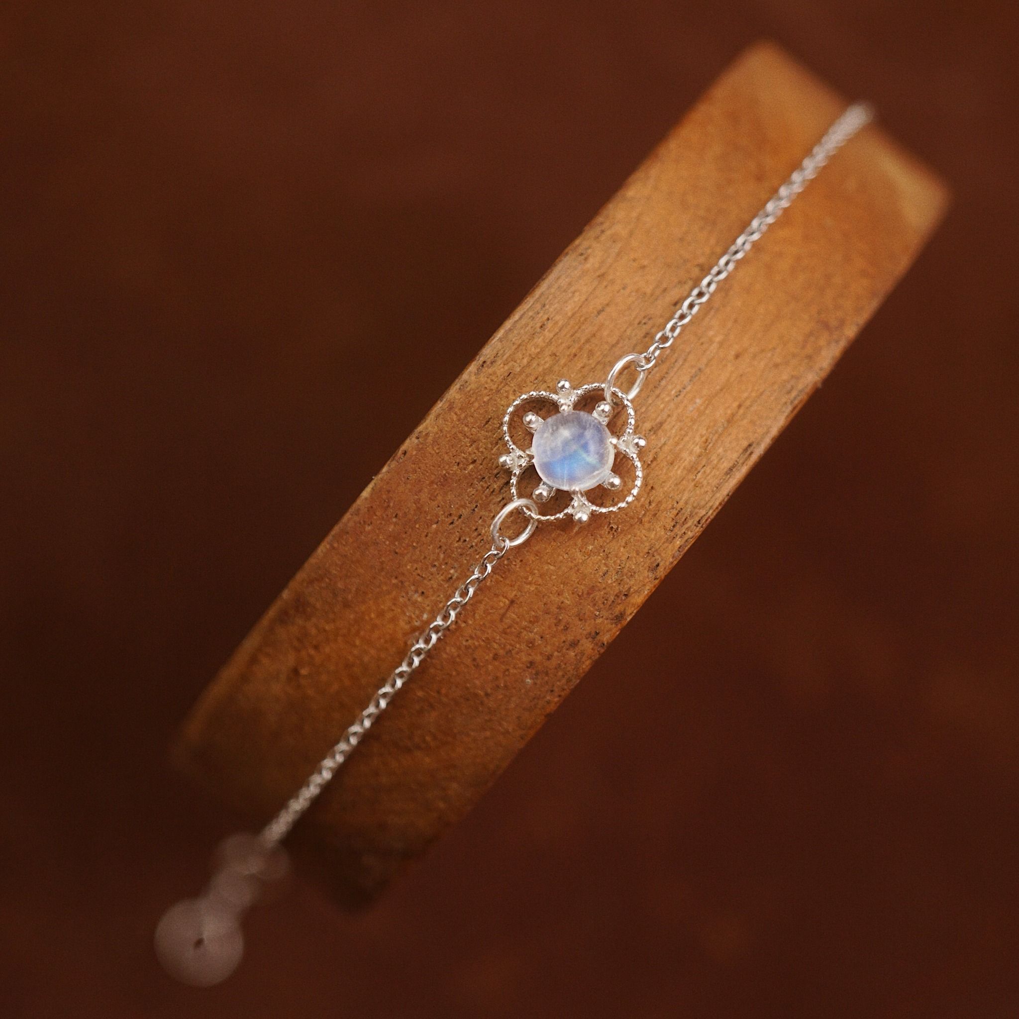 MOONSTONE CLOVER LEAF BRACELET (S) 