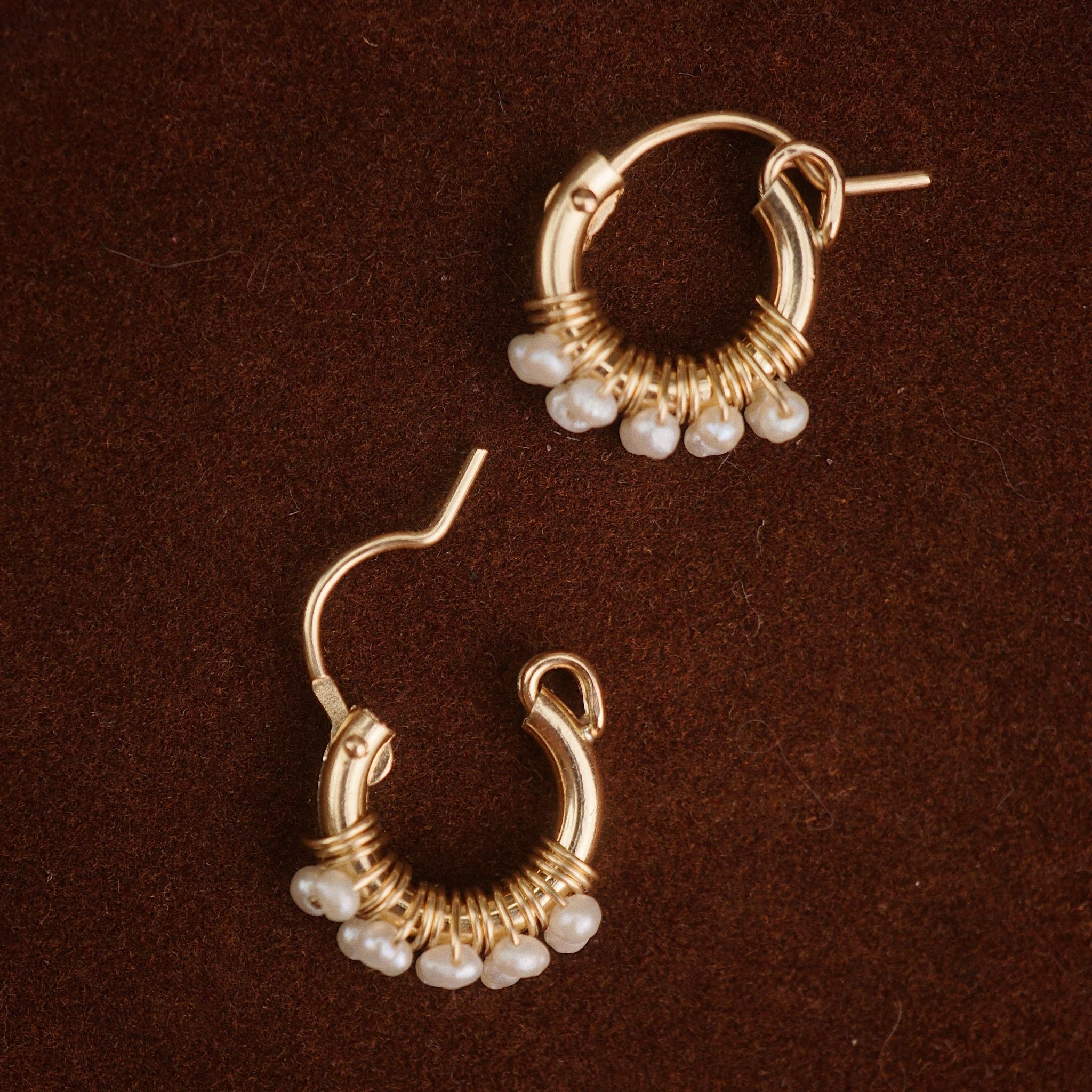  PEARL CLUSTER HOOP EARRINGS 