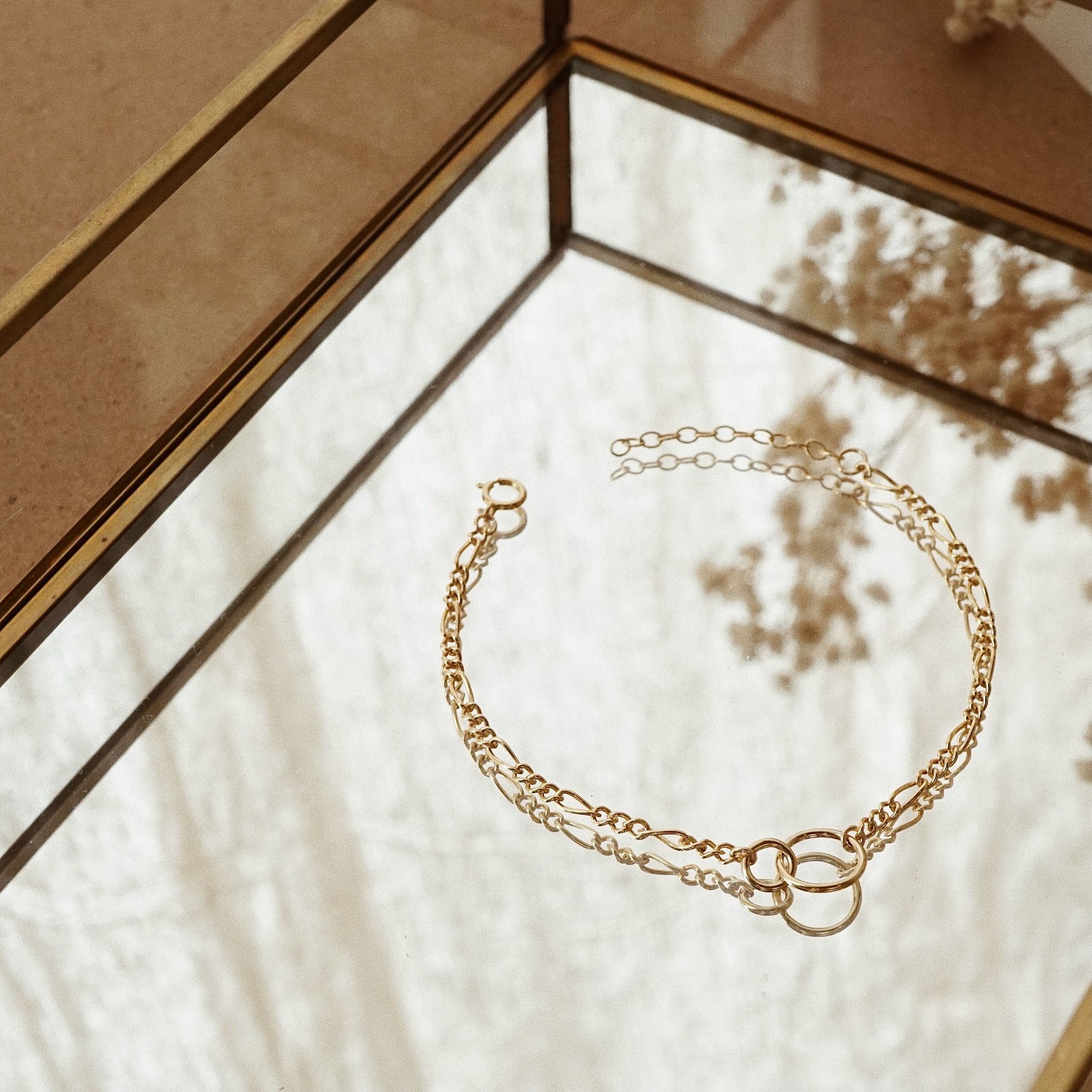  INTERLOCKING CIRCLE FIGARO BRACELET 