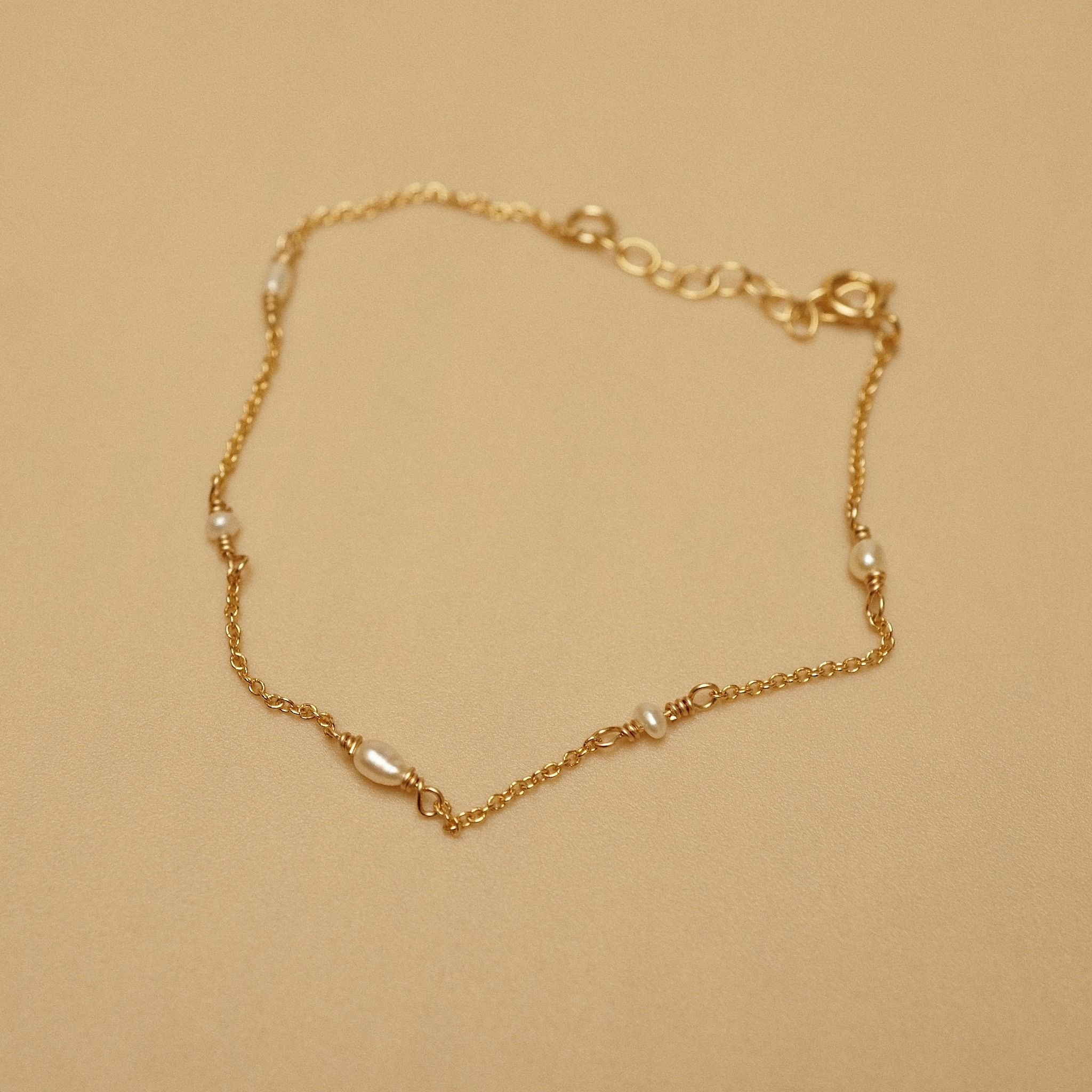  MIX PEARL STATION BRACELET 