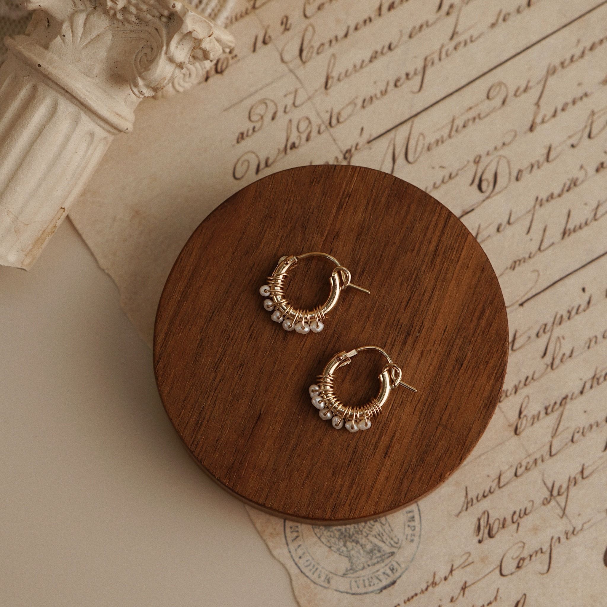  PEARL CLUSTER HOOP EARRINGS 