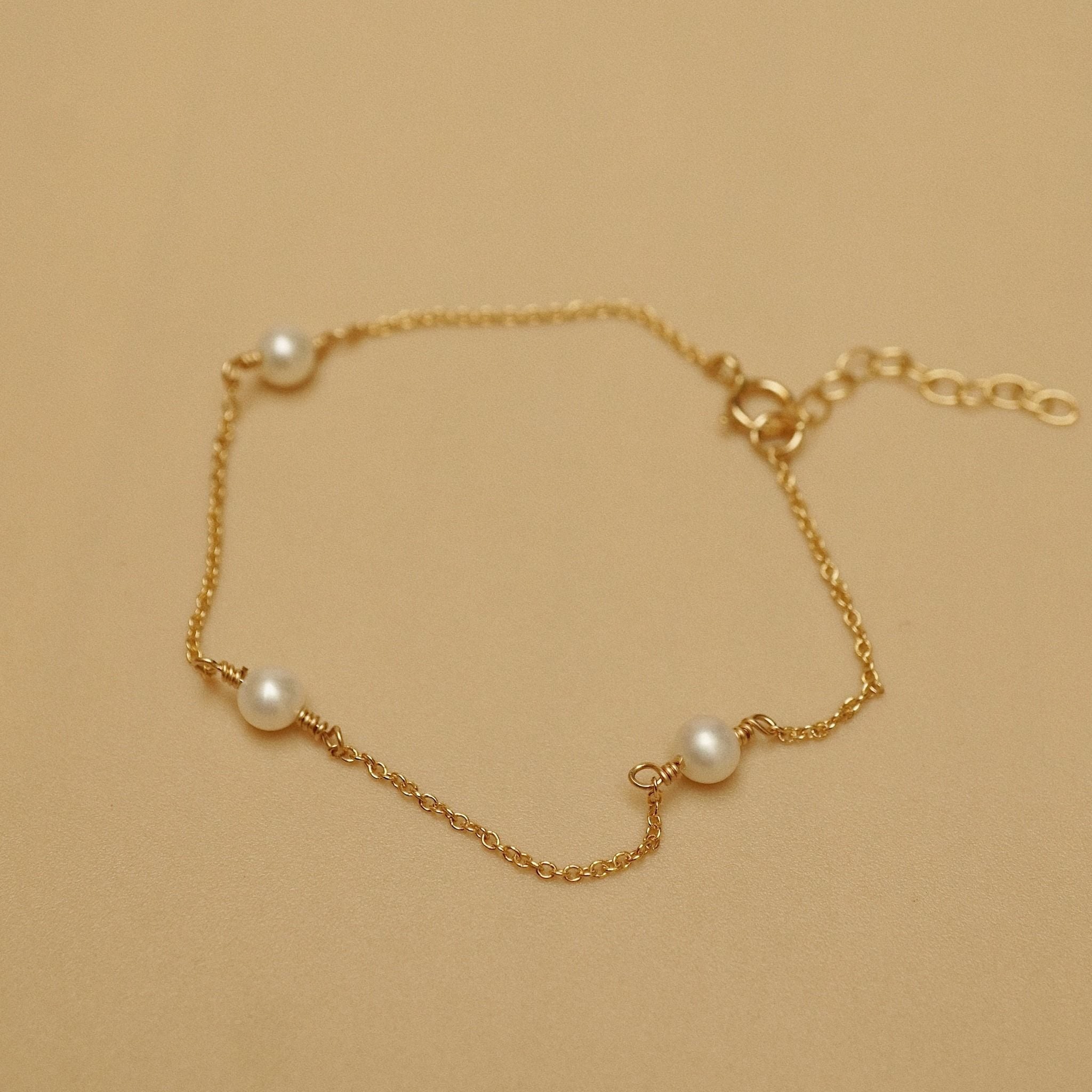  ROUND PEARL STATION BRACELET 