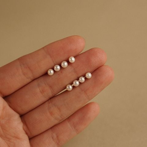PEARL STUD EARRINGS