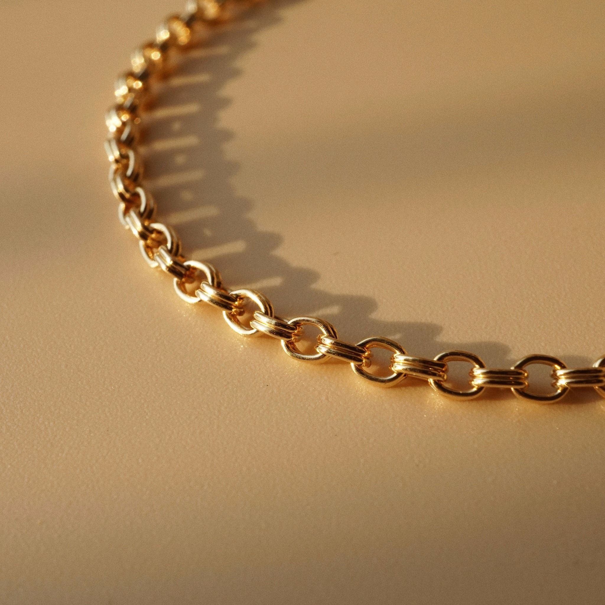  TOGGLE CLASP DOUBLE OVAL NECKLACE 