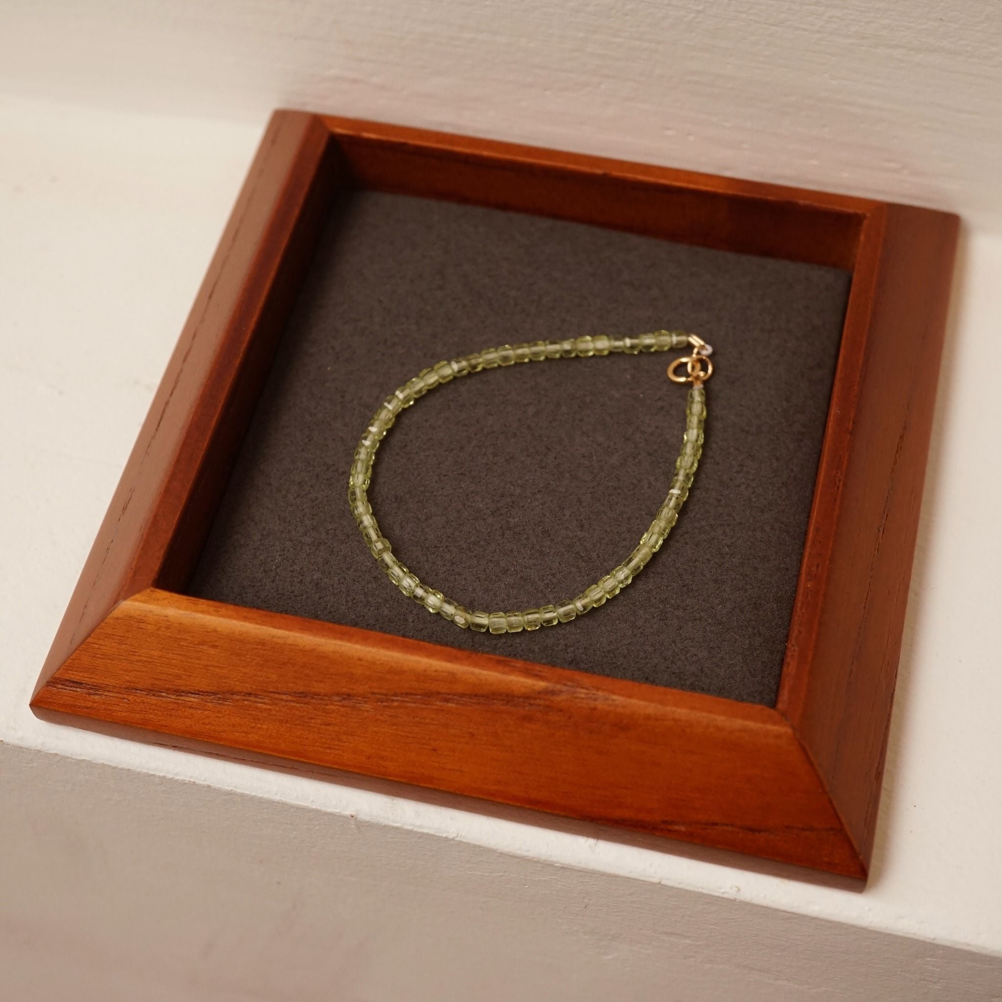  PERIDOT STONE BRACELET 