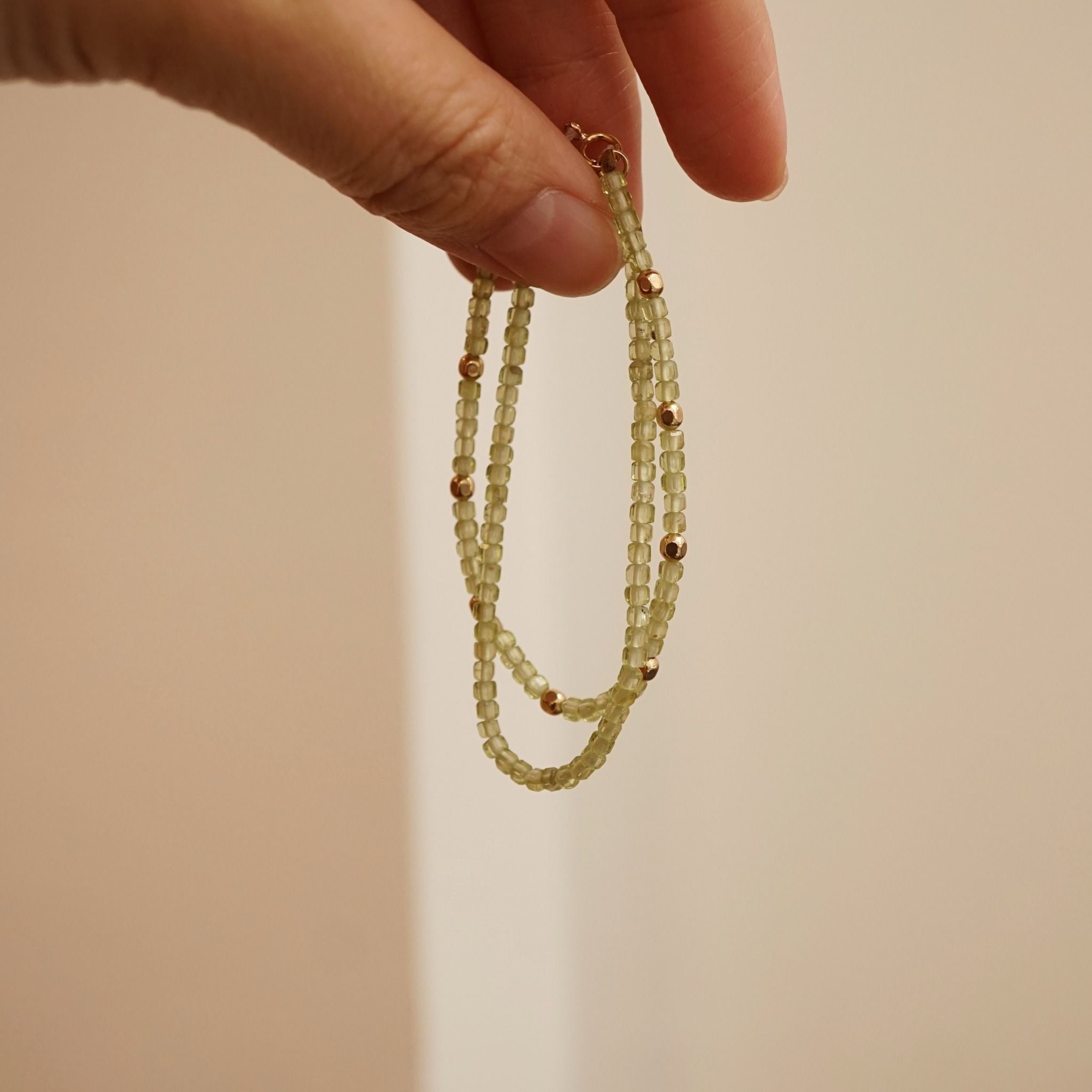  PERIDOT STONE BRACELET 
