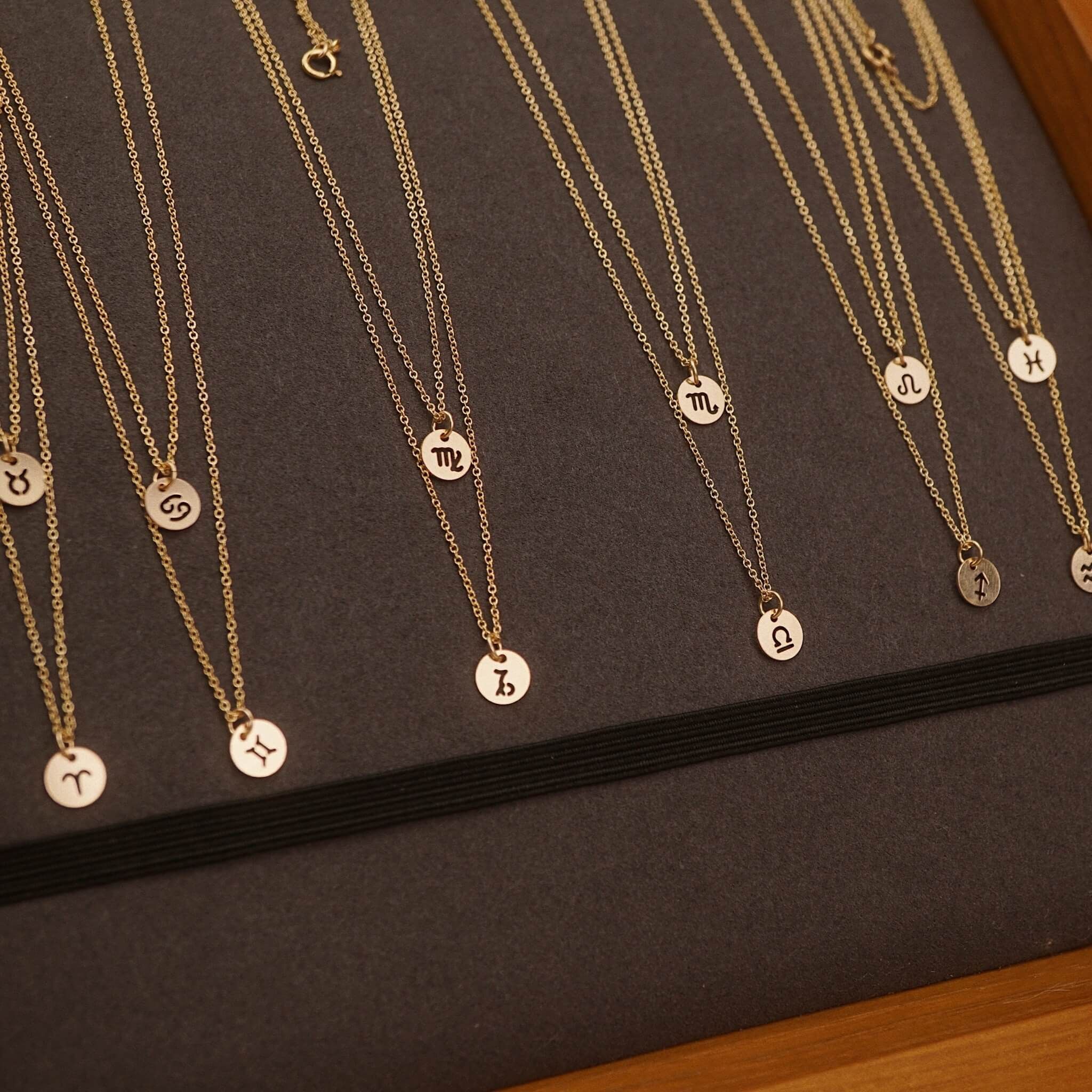  ROUND HOROSCOPE NECKLACE 