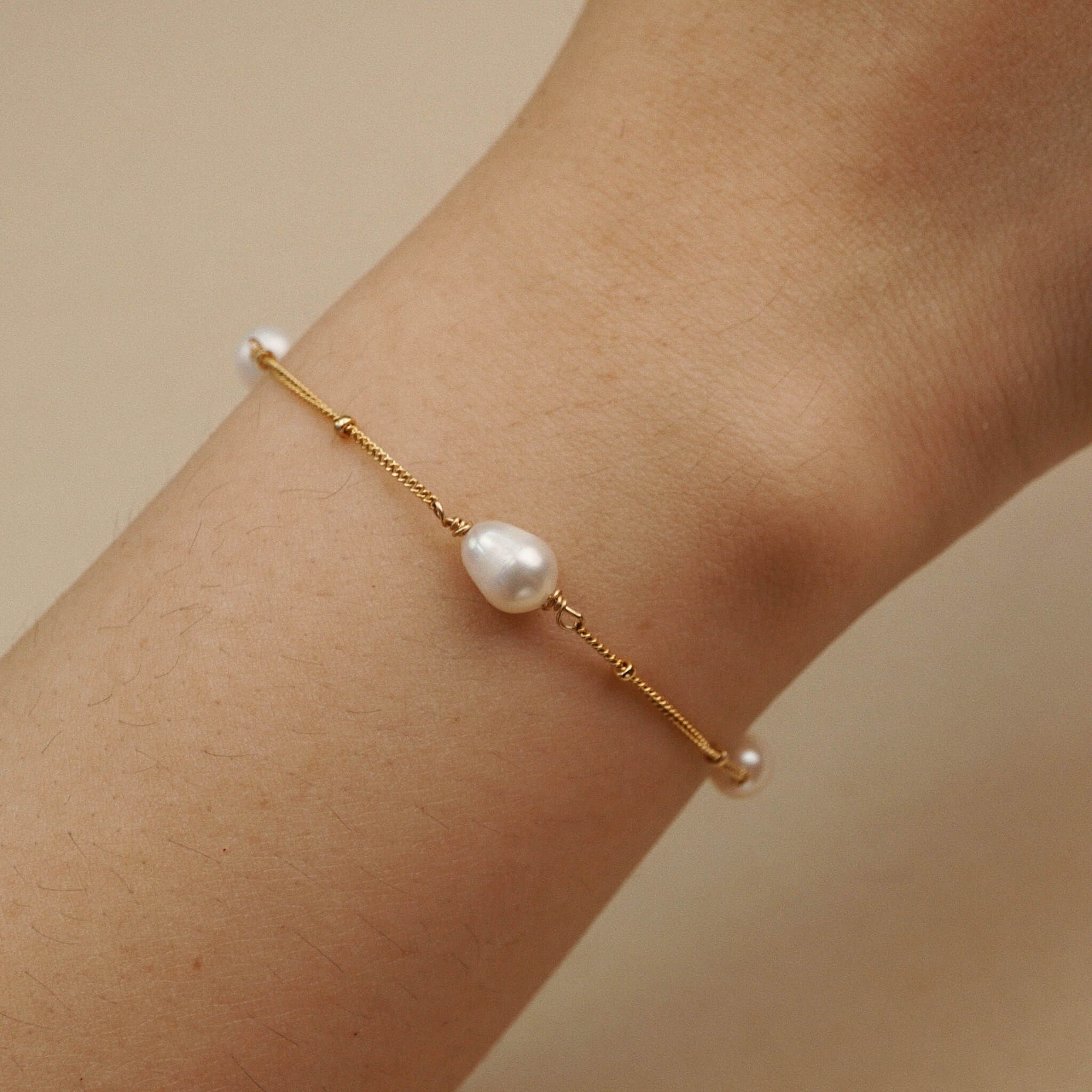  BOLD RICE SHAPE PEARL STATION SATELLITE BRACELET 