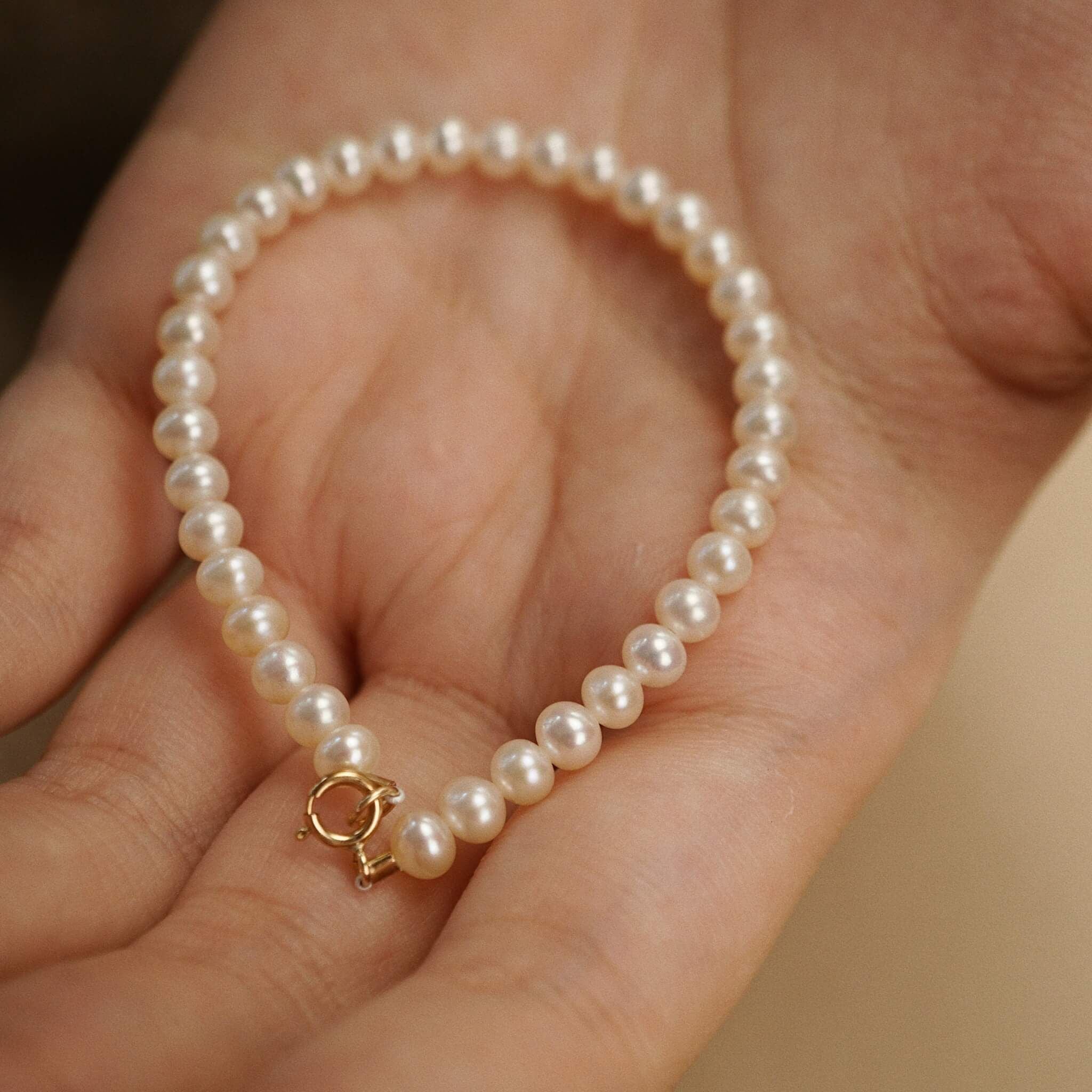  ROUND PEARL BRACELET 
