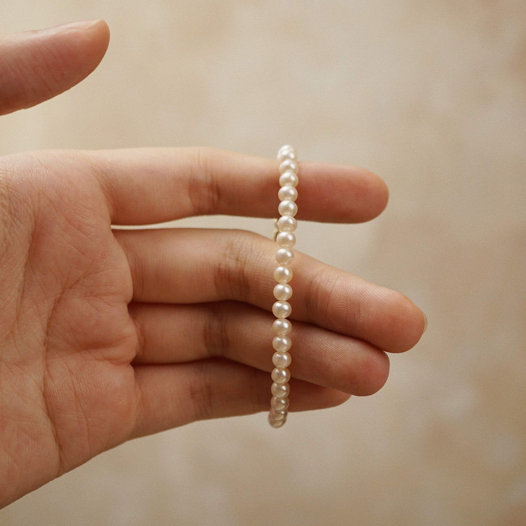  ROUND PEARL BRACELET 