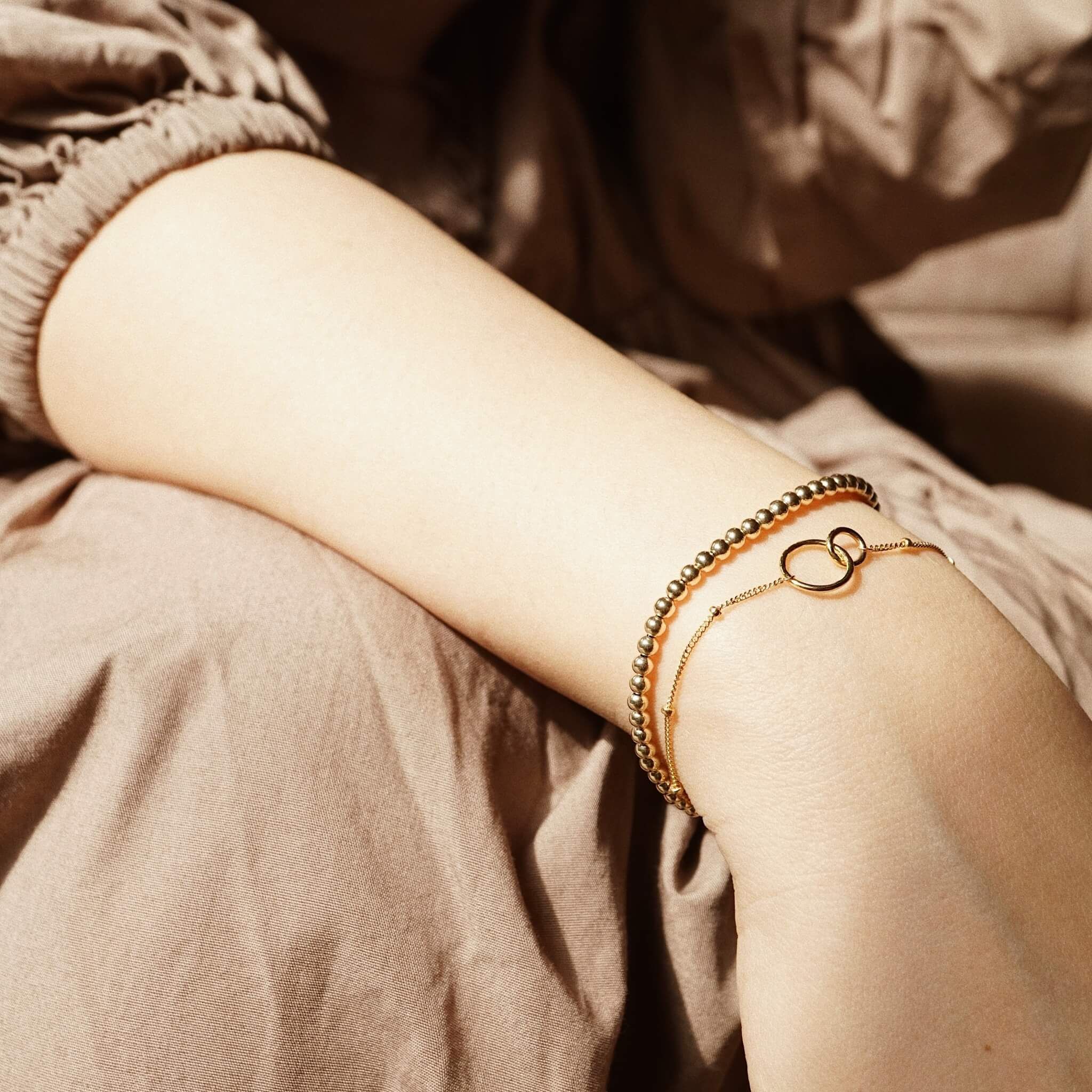  INTERLOCKING CIRCLE SATELLITE BRACELET 