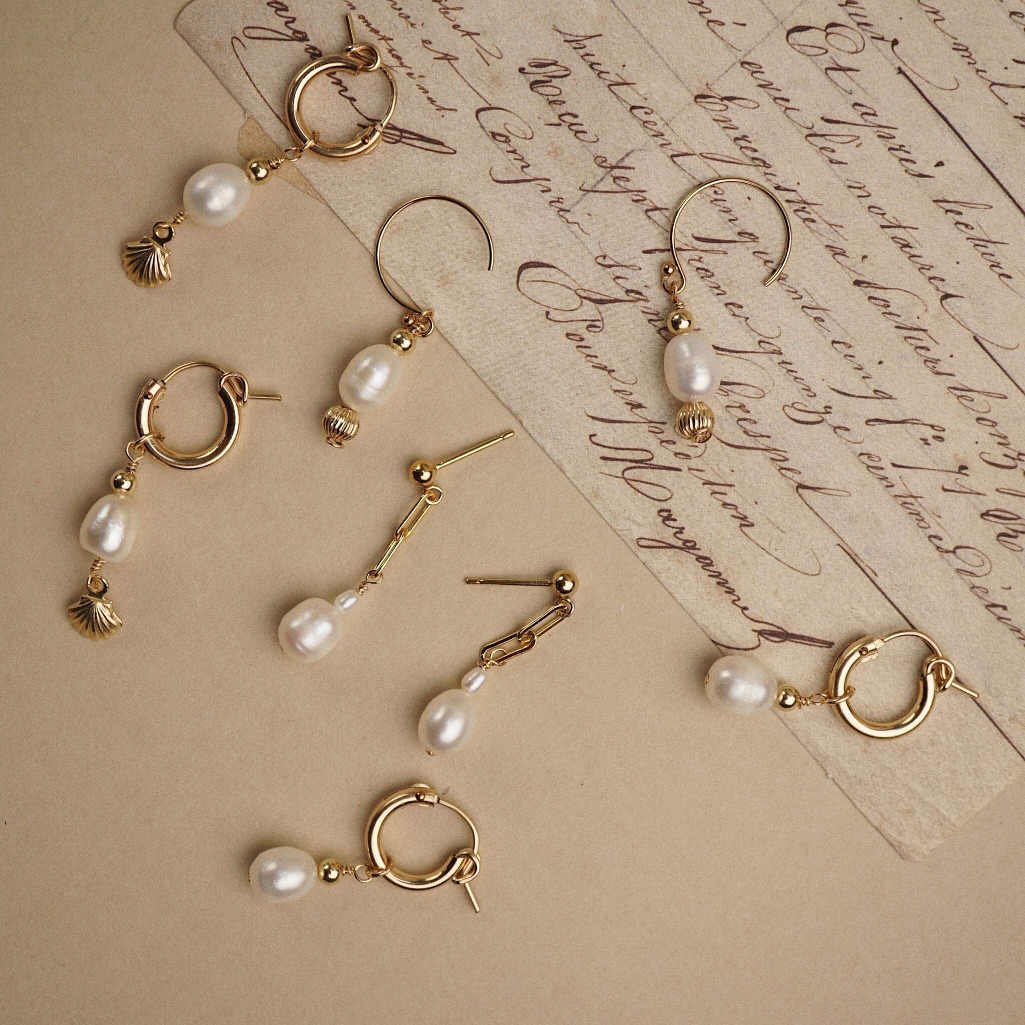 BOLD PEARL MIX BEADED OPEN HOOP EARRINGS 