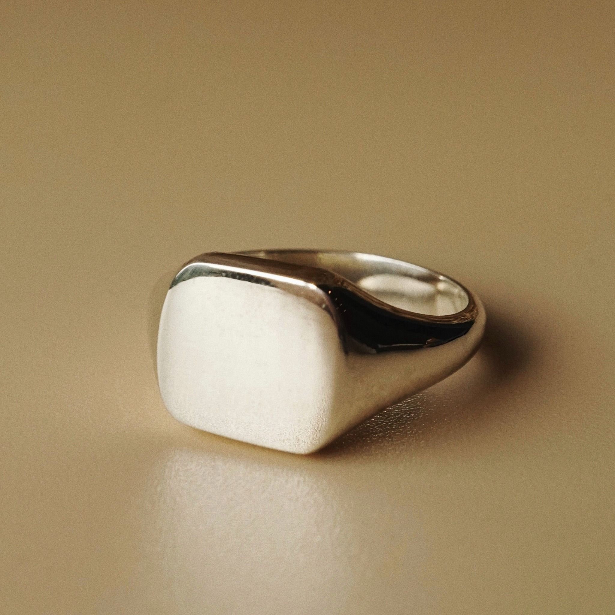  SQUARE SIGNET RING (S) 