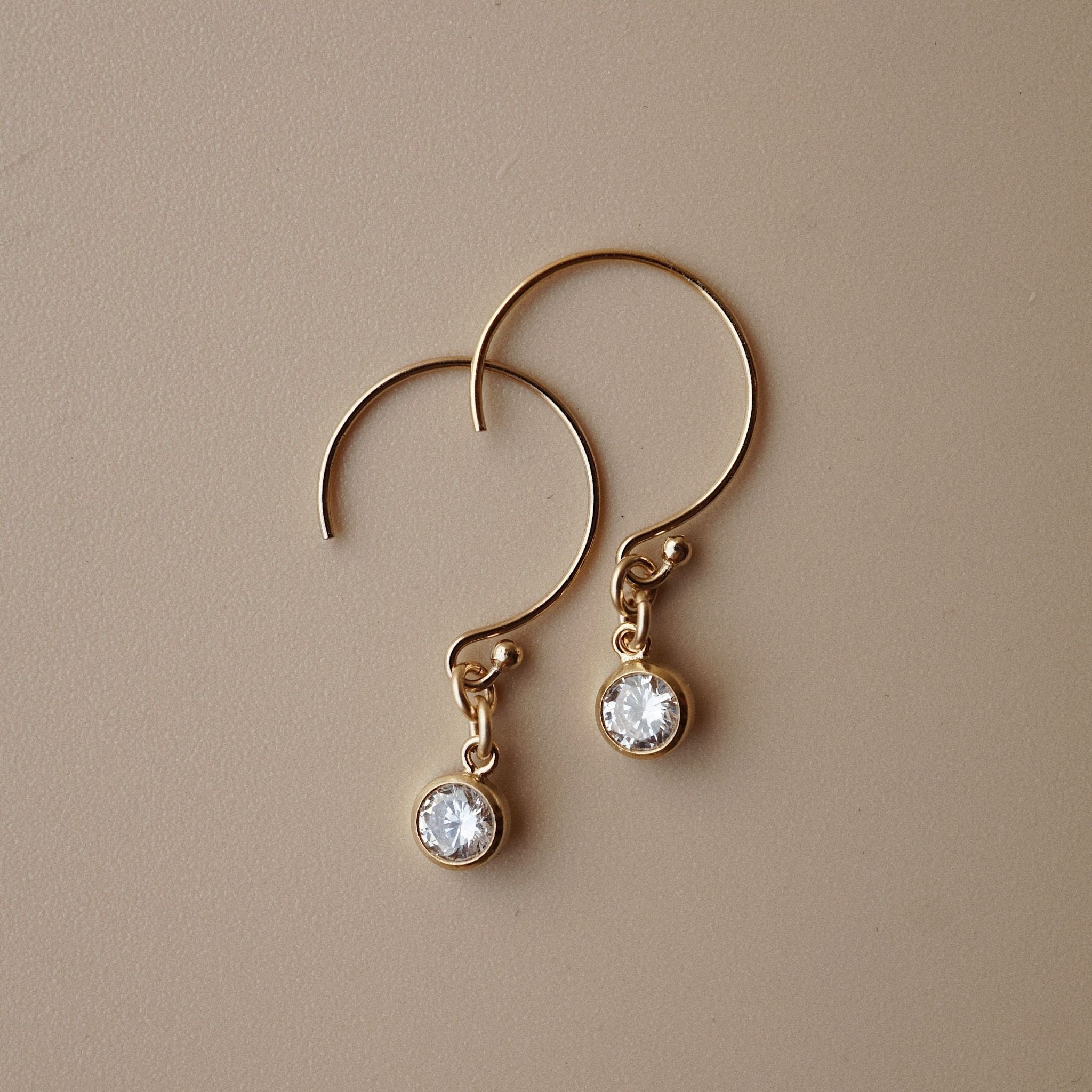  STONE OPEN HOOP EARRINGS 