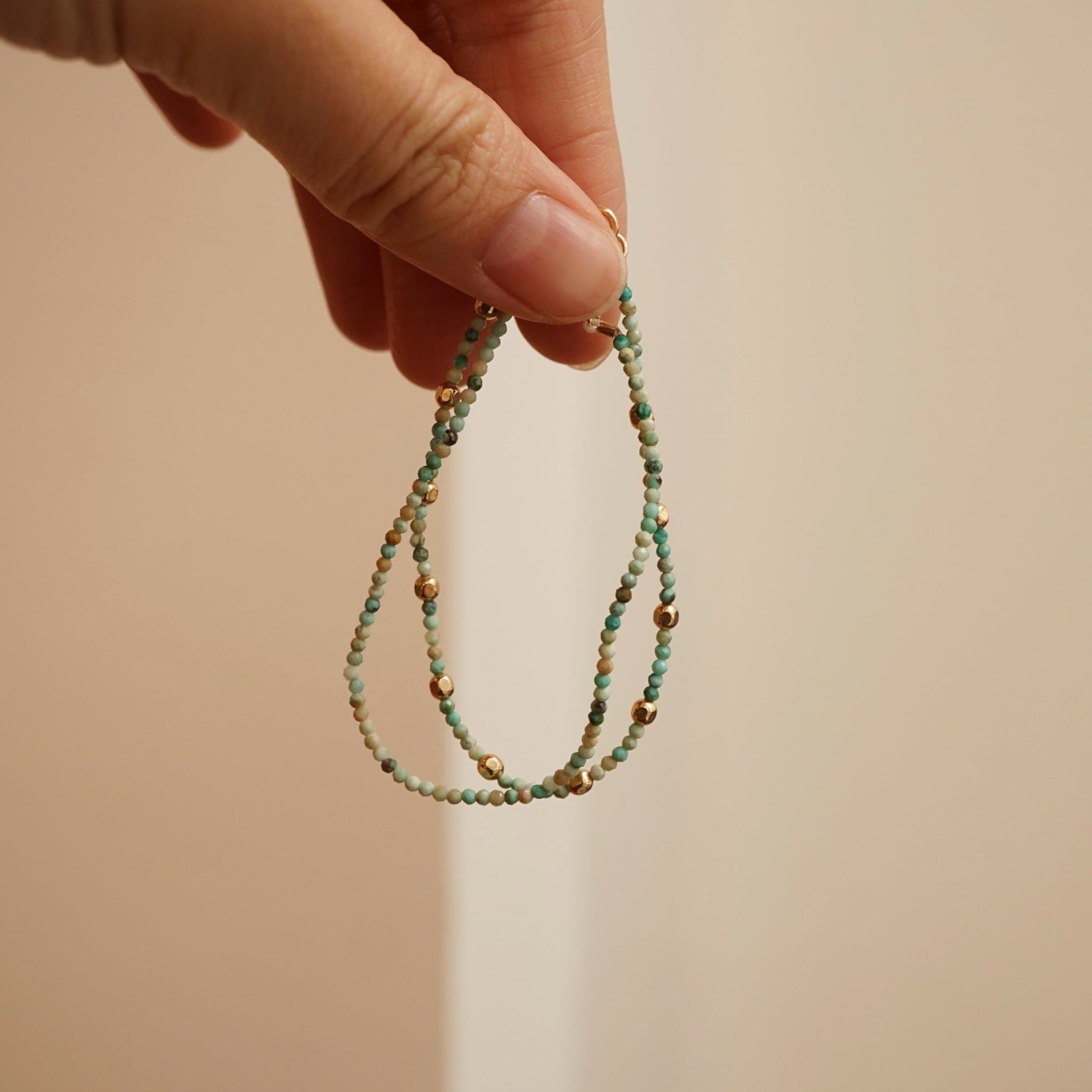  ROUND TURQUOISE STONE BRACELET 