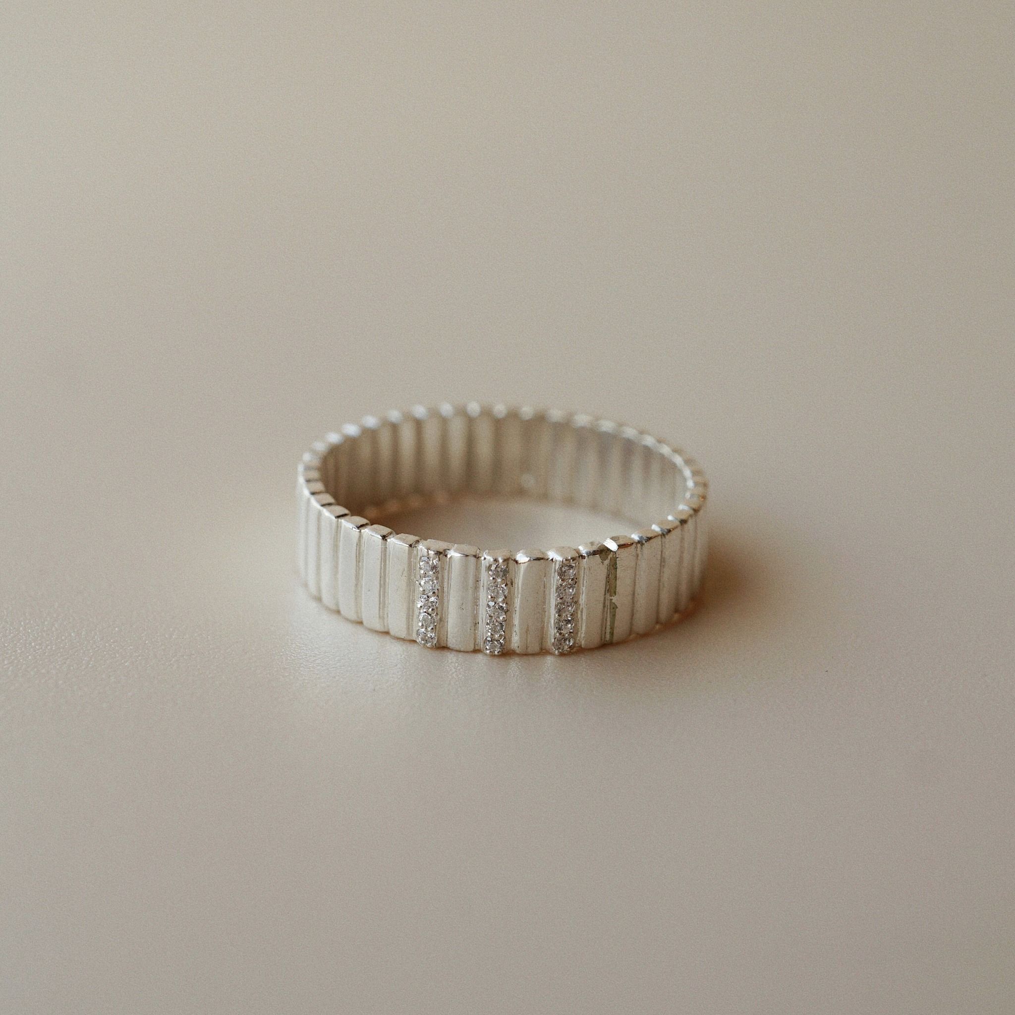  TRI ROW RIBBED PAVE RING (S) 
