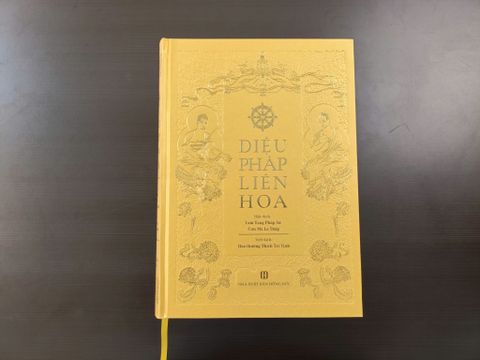  Kinh Diệu Pháp Liên Hoa - Bản cao cấp, bìa cứng màu vàng 