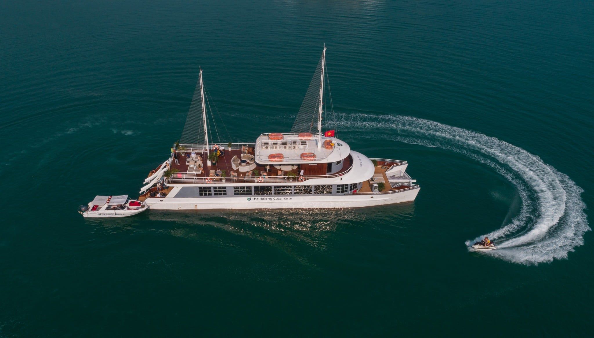 THE HALONG CATAMARAN 1 DAY TRIP - SEACATION IN THE MIDDLE OF THE WORLD HERITAGE