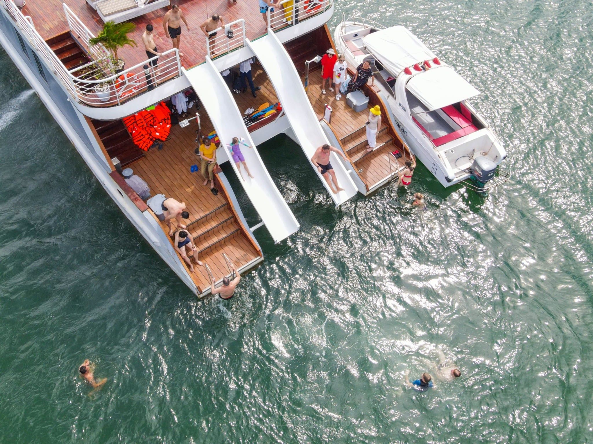 THE HALONG CATAMARAN 1 DAY TRIP - SEACATION IN THE MIDDLE OF THE WORLD HERITAGE