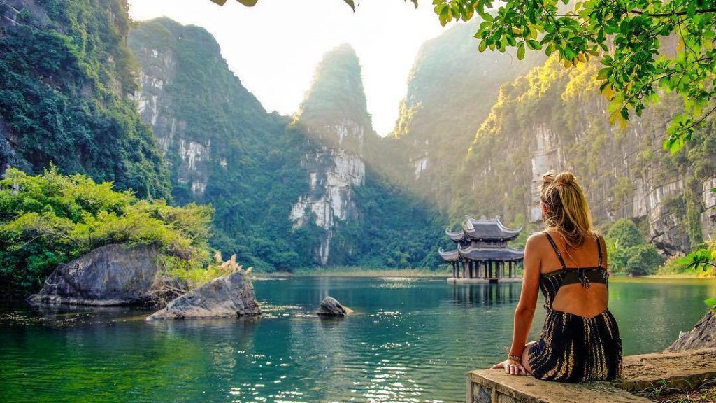 TAILOR-MADE TOUR: HA LONG - NINH BINH - HA NOI
