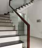  Cầu thang kính trụ ngàm 