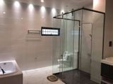  Vách kính phòng tắm 90 độ 