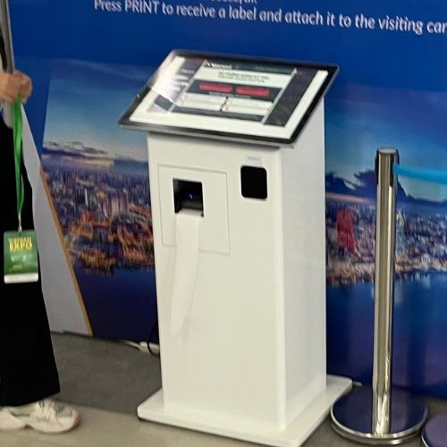 Máy Kiosk Tra Cứu Thông Tin 24ECO