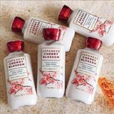  Lotion Bath &Body Works Cherry Blossom 