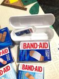  Hộp băng keo dán cá nhân Band-AidBrand Adhesive Bandages 188 miếng 