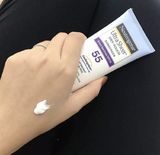  Kem chống nắng Ultra Sheer Dry touch Neutrogena Broad Spectrum, SPF55 88ml 