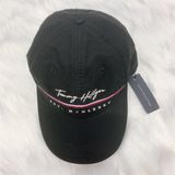  Nón Cap Tommy Hilfiger Chữ Ký Tommy Hilfiger, Màu Đen, Thêu Est.MCMLXXV 