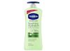  Sữa Dưỡng Thể Vaseline Intensive Care Soothing Hydration 725ml Màu Xanh Lá 