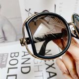  SALVATORE FERRAGAMO MẶT ĐEN, VIỀN VÀNG SF719S 