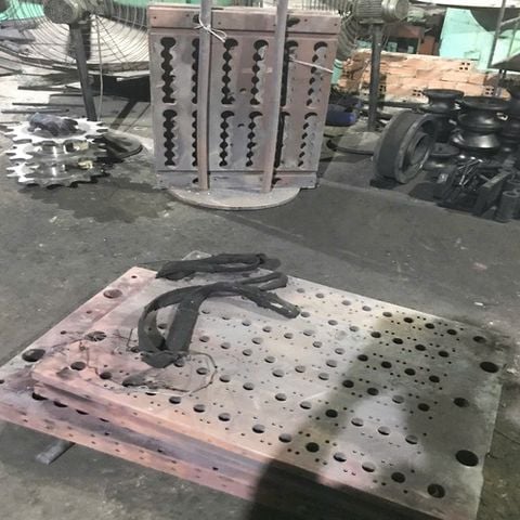  NHIỆT LUYỆN KHUÔN LỚN 