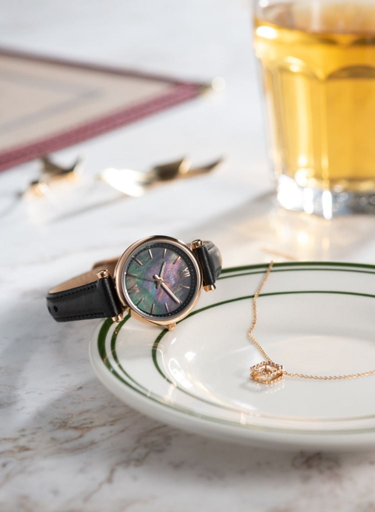 Đồng hồ nữ Fossil Carlie Mini dây da, mặt xà cừ 28 MM, màu đen, ES4700