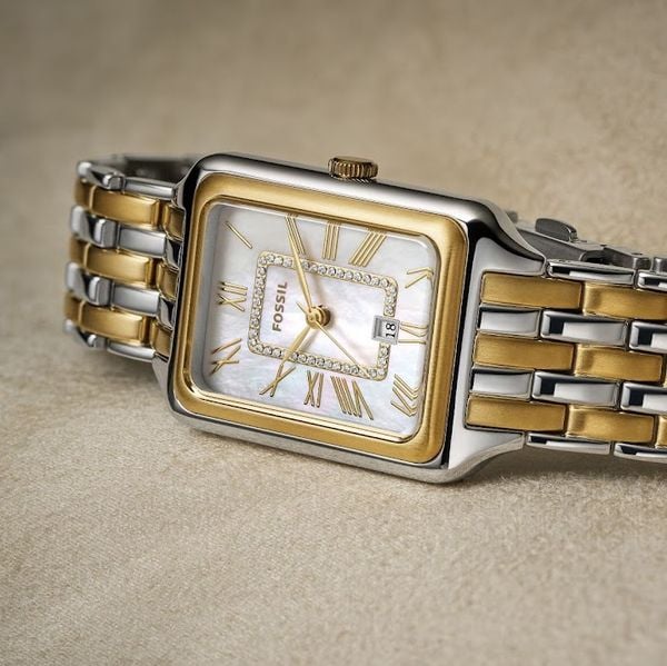 Những mẫu đồng hồ nữ mặt vuông cá tính