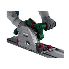 Máy cắt gỗ ray trượt pin M21-CGT140BL máy có kết nối hút bụi bên ngoài, khả năng làm việc gần tường đến 10mm dễ dàng.